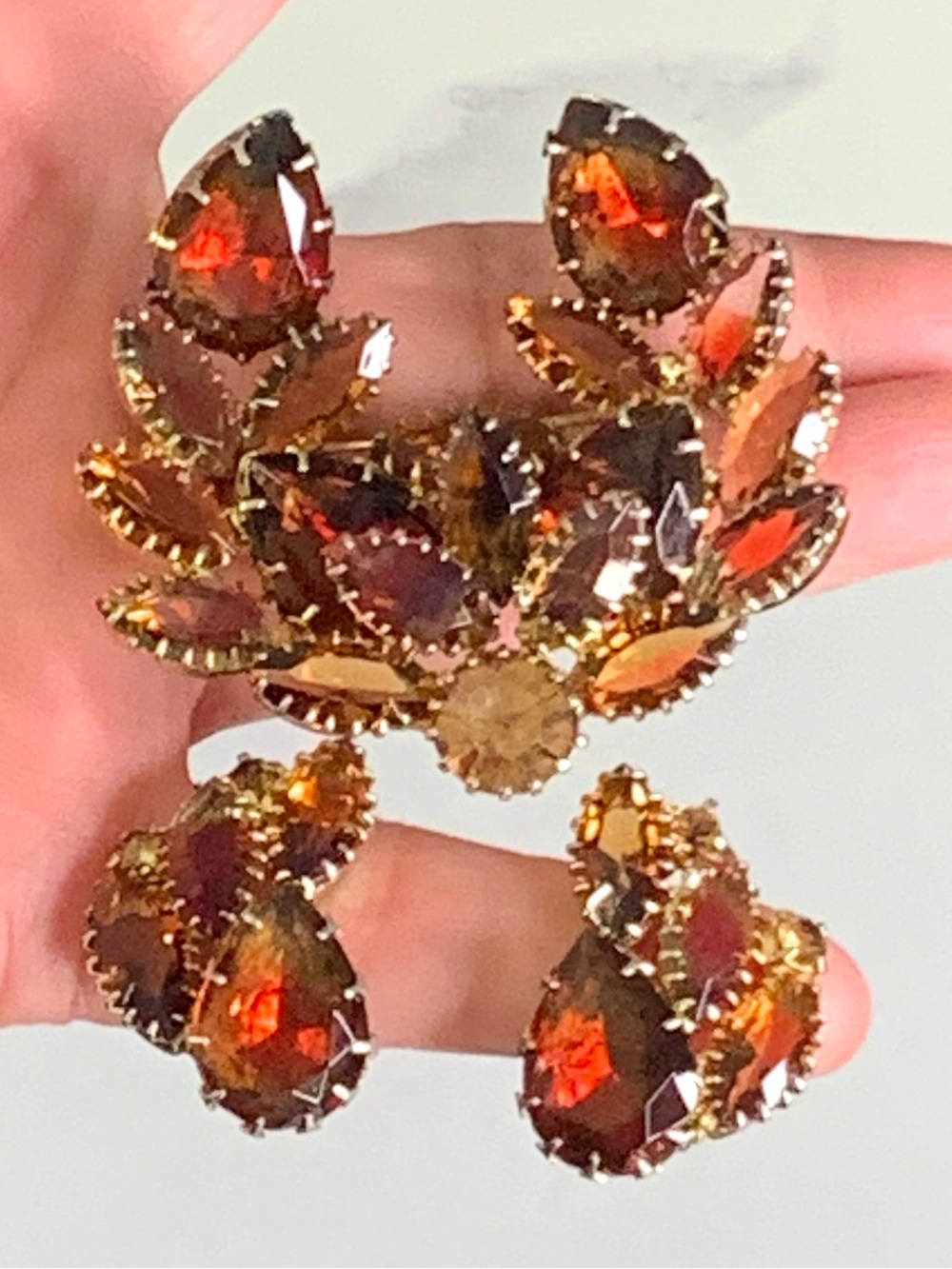 Verified Vintage JULIANA (DeLizza & Elster) Topaz Amber Rhinestone Brooch & Earr